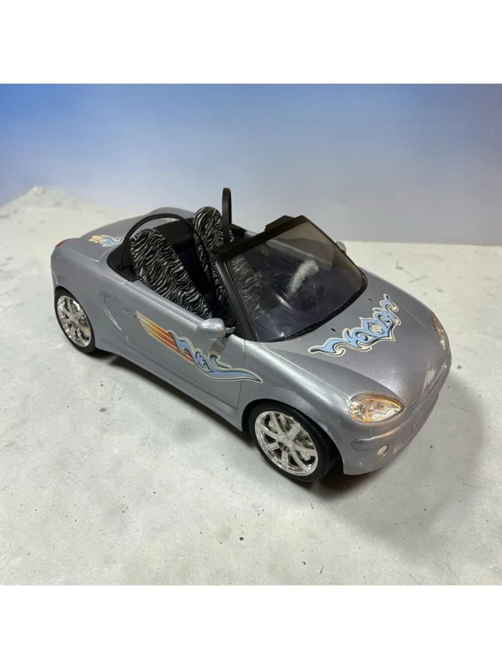 Vintage Mattel My Scene 2004 Masquerade Madness  Silver Convertible Car Barbie